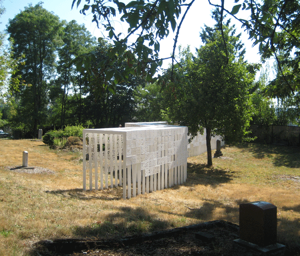 Thresholds, Frances Nelson and Bradly Gunn © 2013, Saar Pioneer Cemetary, Photo by 4Culture Thresholds, Frances Nelson and Bradly Gunn © 2013, Saar Pioneer Cemetary, Photo by 4Culture