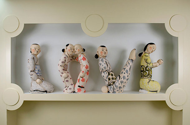 Akio Takamori, LOVE, Ceramic, 2008, Public Art Collection at Harborview Medical Center © Peter de Lory