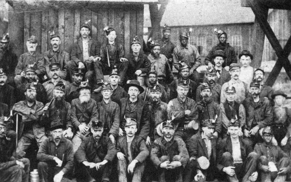 Coal mining crew in South King County ca. 1905