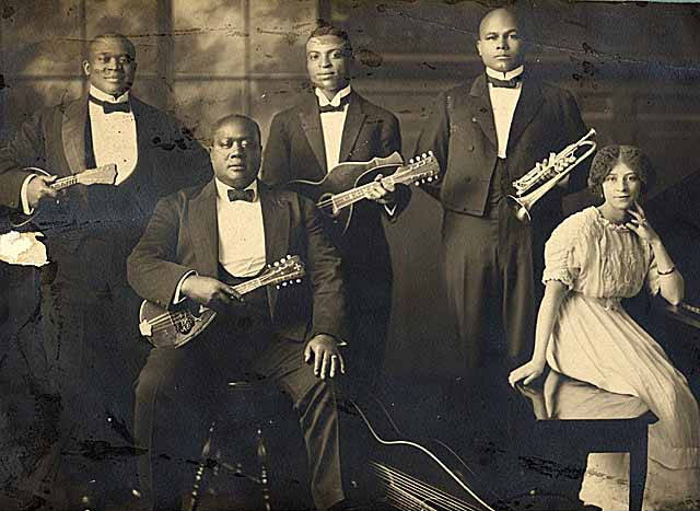 Frank Waldron (w/ trumpet), Wang Doodle Orchestra, Seattle, ca. 1925, courtesy of the Black Heritage Society